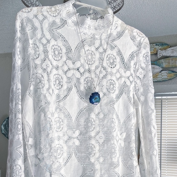 New BOHO Chantel Lantern Lace Sleeve Top - Picture 2 of 8